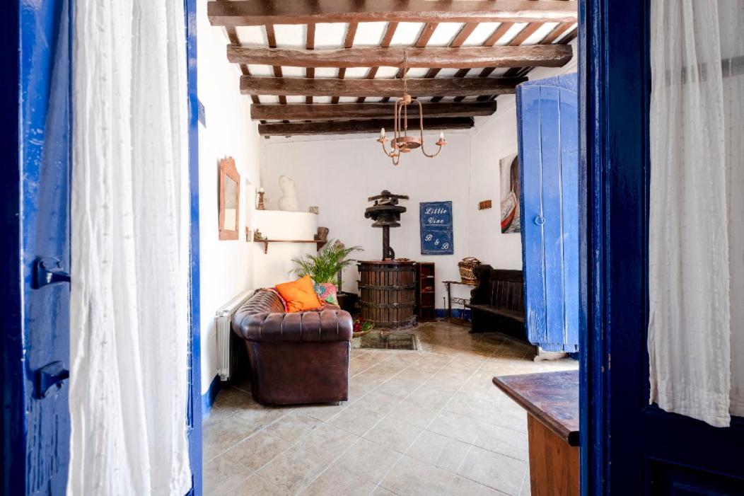Little Vine Bed and Breakfast Sant Pere De Ribes Εξωτερικό φωτογραφία